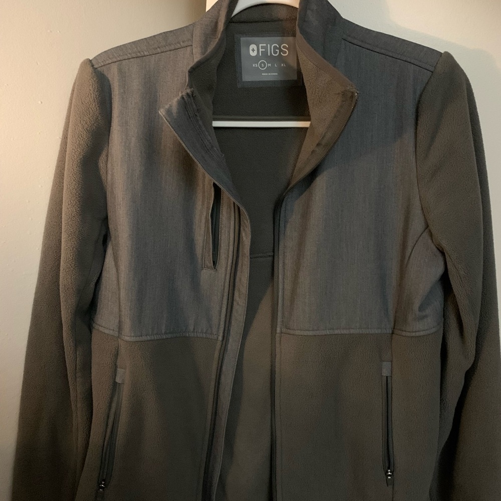 Figs charcoal grey fleece